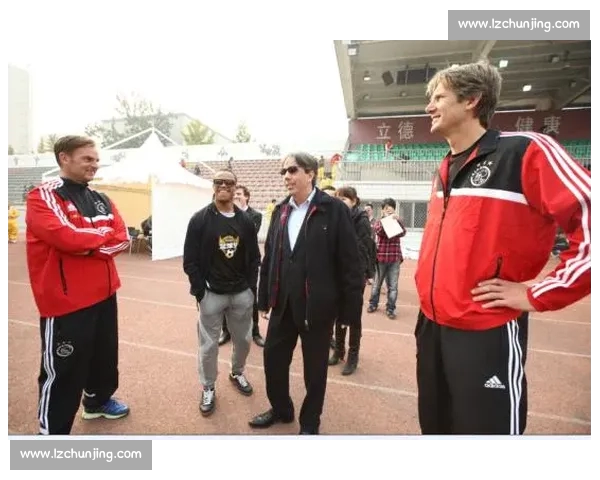 基于足球历史战绩参考方法的竞技分析与策略研究提升球队决策路径探讨